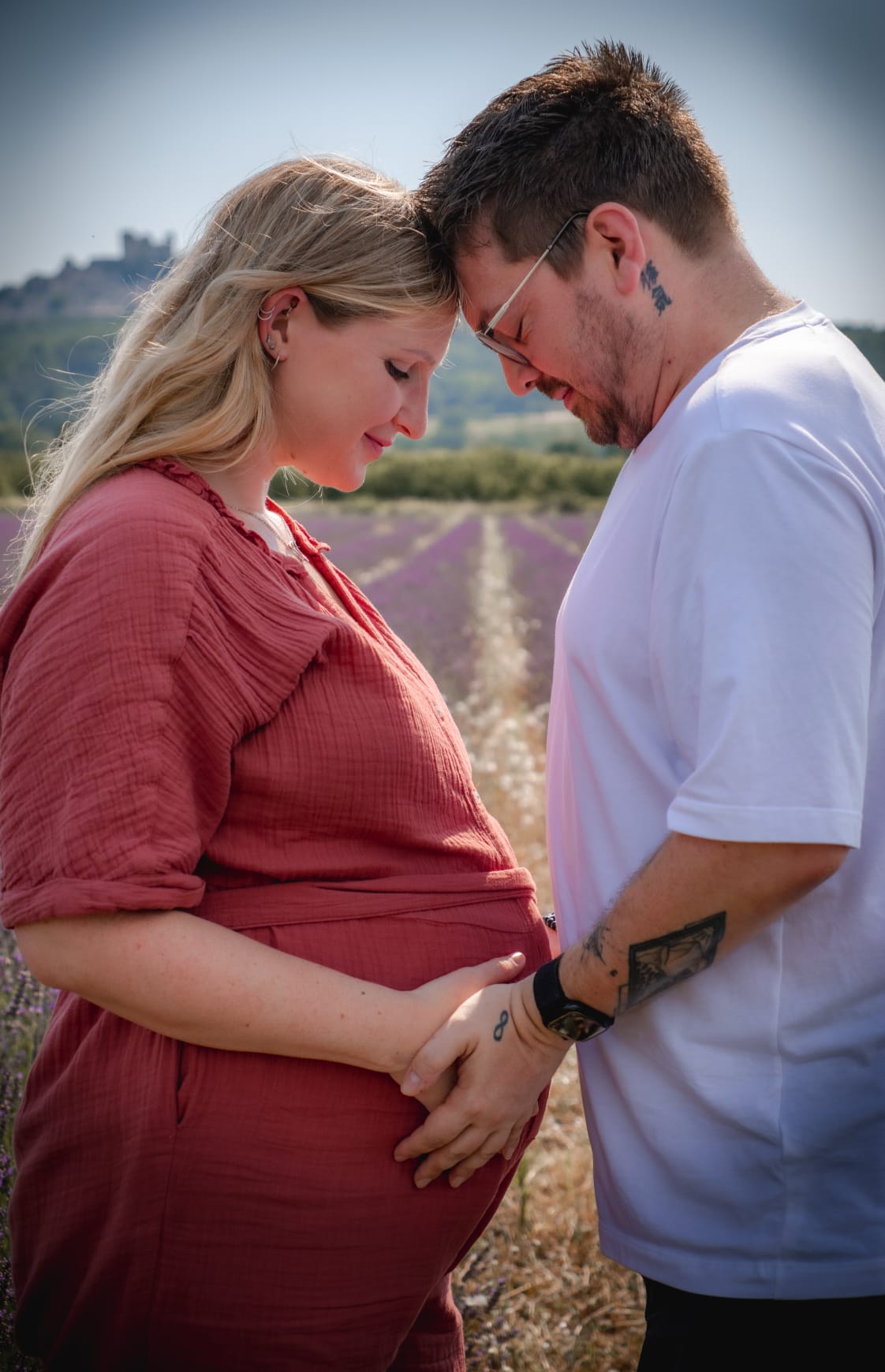 Maternity couple in Provence lavender field